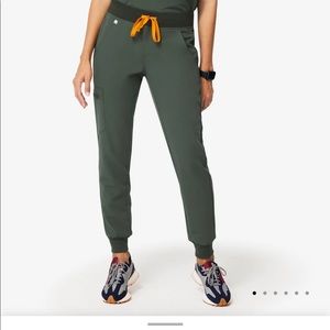 Figs scrub pants, moss